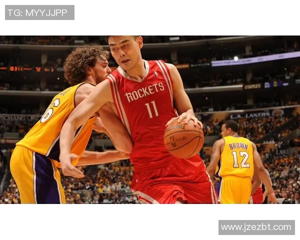 姚明在体育界的成就与影响力是否能与足球明星相提并论