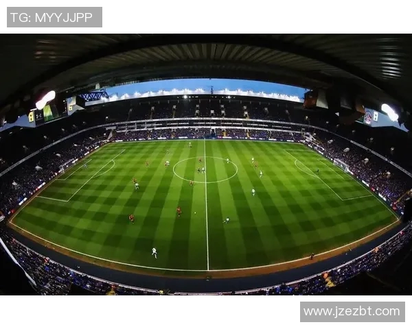 波澜壮阔的绿茵场上那些闪耀的足球明星与他们的传奇故事